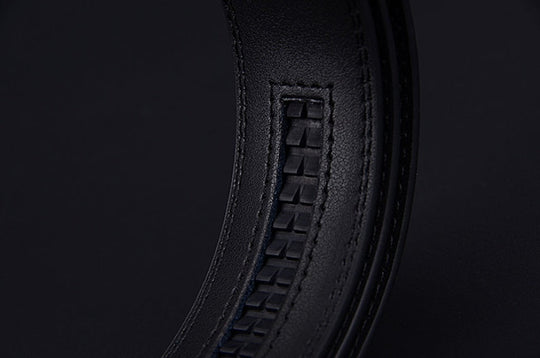 Male pin buckle belt